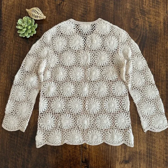 Friendly | Vintage Hand Crocheted Beige Mohair Wool Cardigan Sweater - Picture 2 of 7